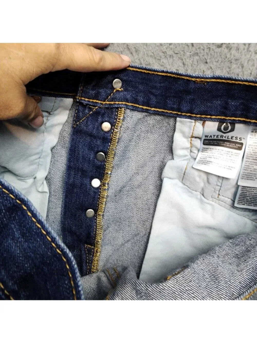 Levis Jeans Mens 33x32 Blue 501 Denim Button Fly Straight Classic *Read*